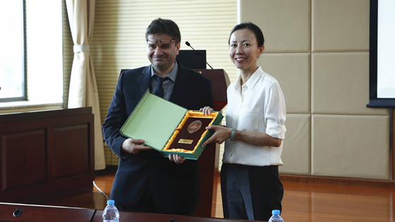 1642576057336928.jpg 2.jpg